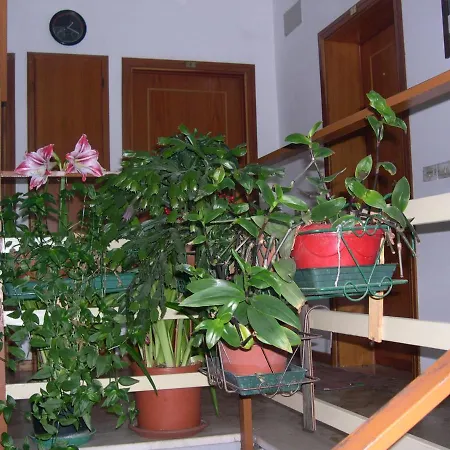 Апартаменты Mansarda In Montagna *